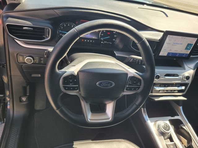 Certified 2023 Ford Explorer XLT w/ Equipment Group 202A AWD/4WD image 30