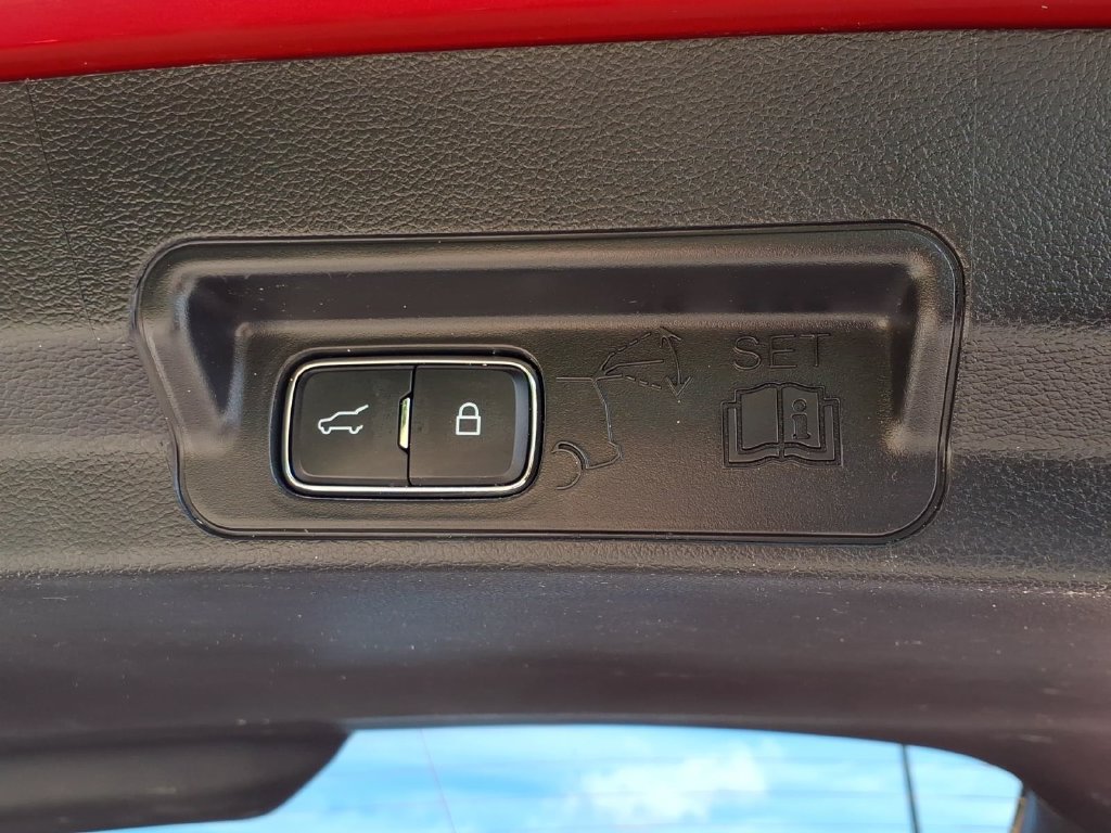 Certified 2025 Ford Explorer ST-Line AWD/4WD image 16