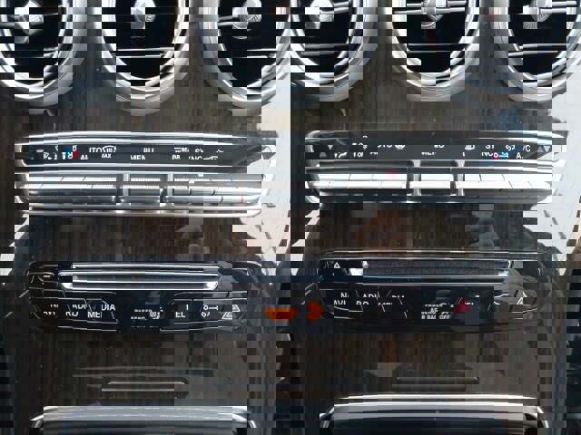 Used 2018 Mercedes-Benz GLC 300 4MATIC image 21