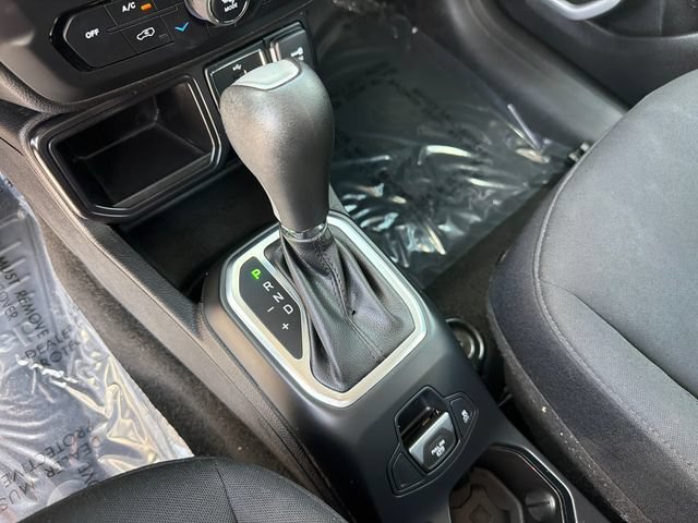 Used 2018 Jeep Renegade Latitude FWD image 33