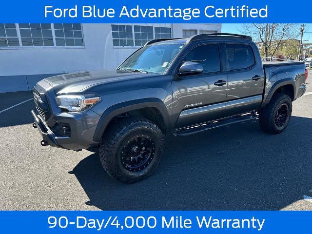 Used 2017 Toyota Tacoma TRD Off-Road w/ Premium & Technology Package image 2