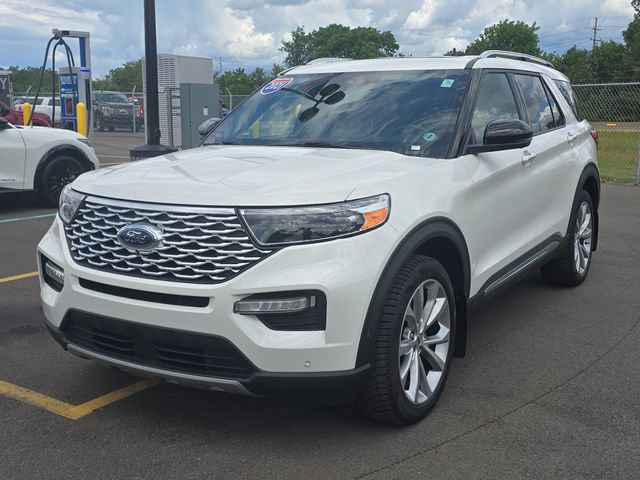 Certified 2021 Ford Explorer Platinum w/ Equipment Group 601A AWD/4WD image 2