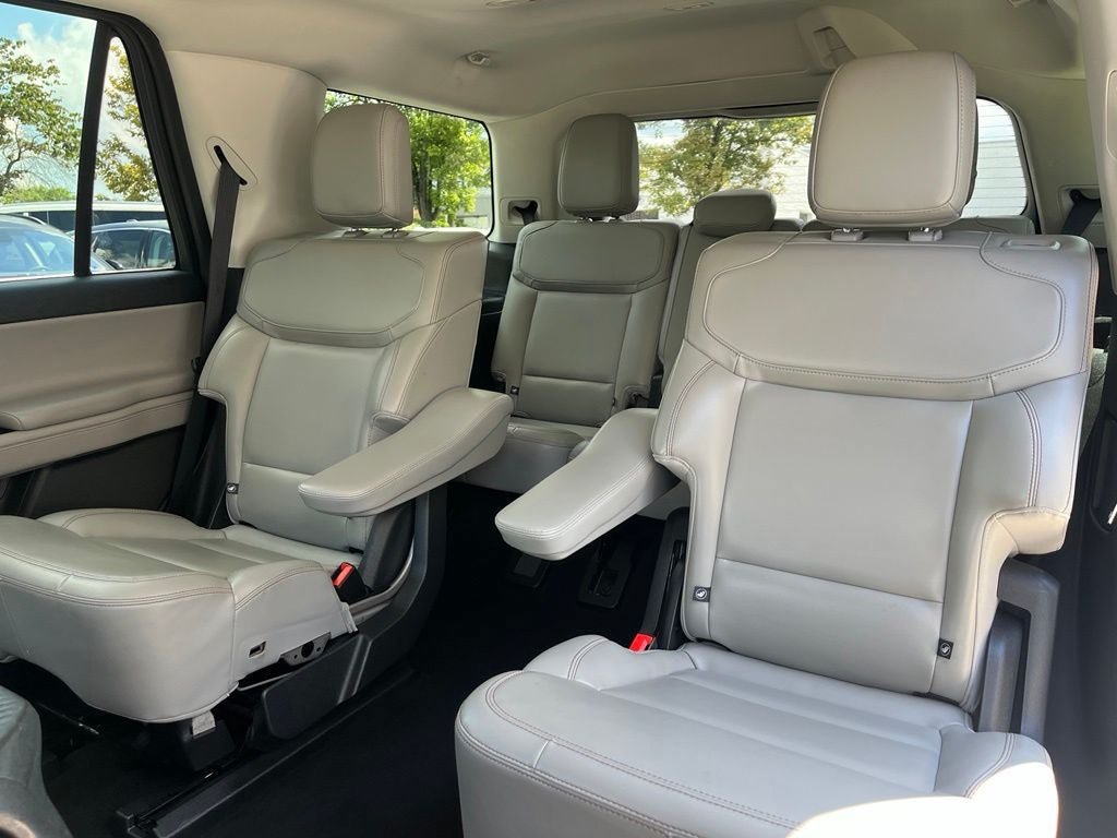 Certified 2025 Ford Expedition Active AWD/4WD image 14
