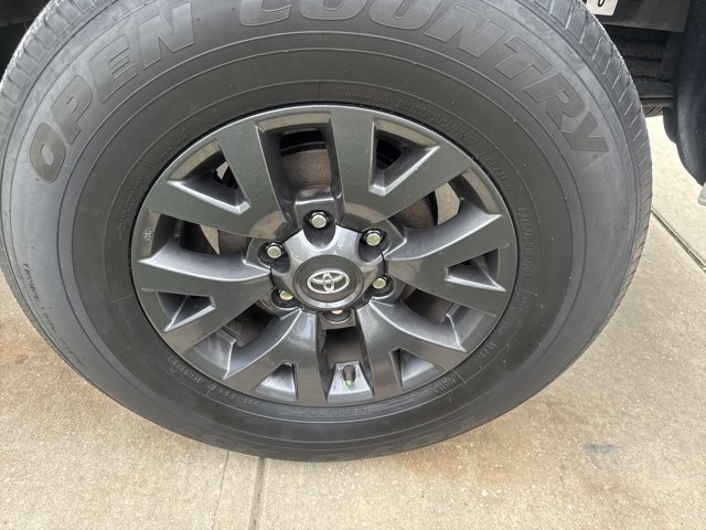 Used 2023 Toyota Tacoma SR5 RWD image 11