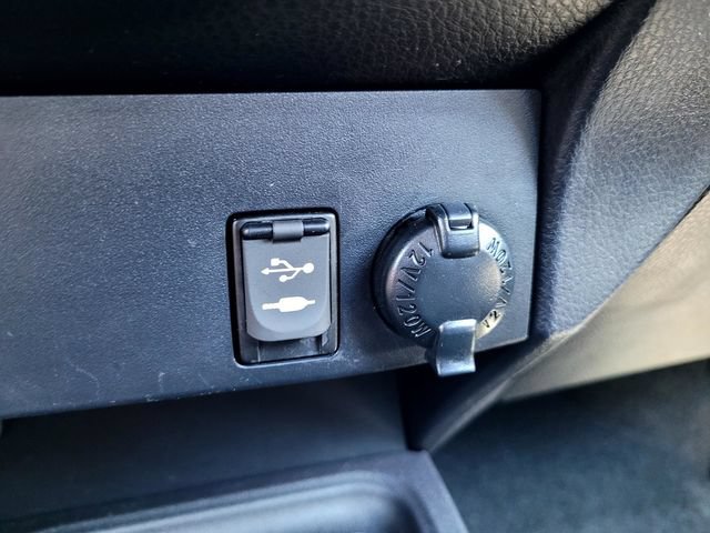 Used 2017 Toyota RAV4 LE w/ Carpet Mat Package AWD/4WD image 17