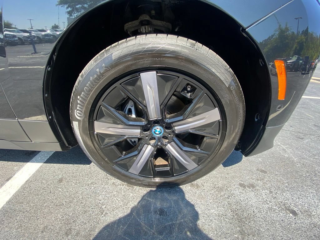 Used 2023 BMW iX xDrive50 w/ Premium Package AWD/4WD image 30