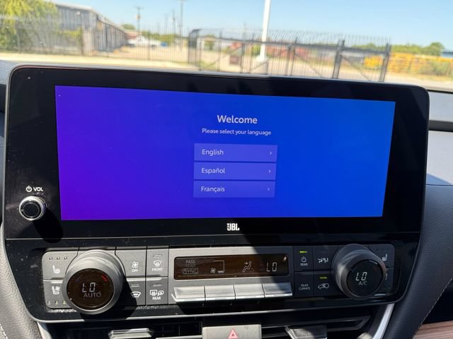 Used 2025 Toyota Grand Highlander AWD image 12
