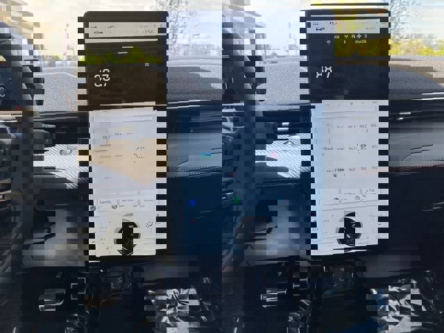 Certified 2025 Ford Mustang Mach-E Premium w/ Sport Appearance Package image 31