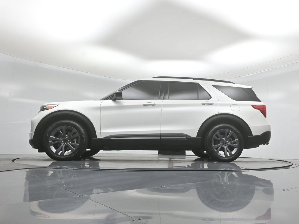 Certified 2023 Ford Explorer XLT w/ Equipment Group 202A RWD image 7