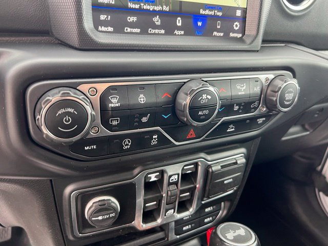 Used 2023 Jeep Wrangler Unlimited Sahara w/ Cold Weather Group AWD/4WD image 15