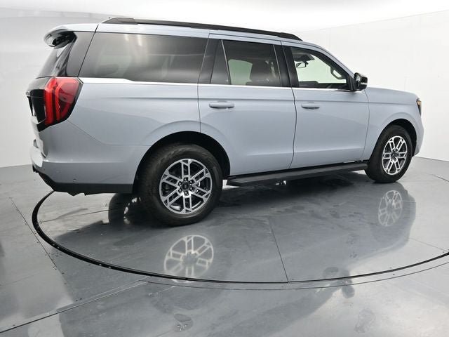 Certified 2025 Ford Expedition Active AWD/4WD image 10