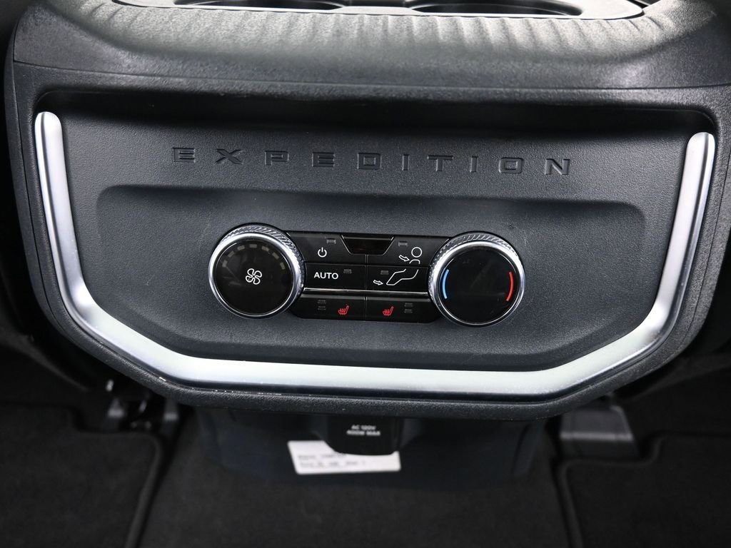 Certified 2025 Ford Expedition Max Platinum image 16