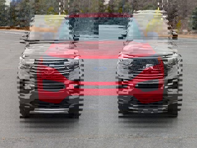 Certified 2022 Ford Explorer XLT w/ Equipment Group 202A image 9