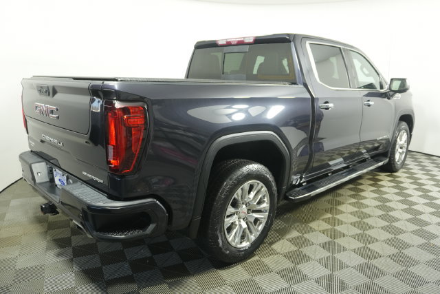 Used 2023 GMC Sierra 1500 Denali w/ Technology Package AWD/4WD image 3