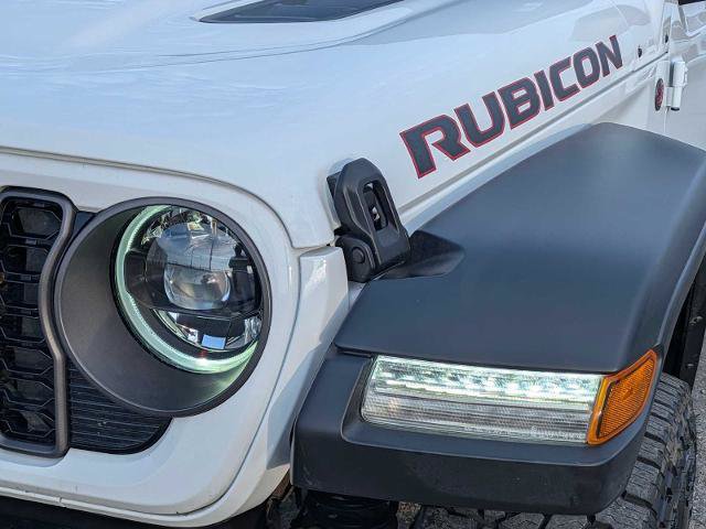 Used 2024 Jeep Gladiator Rubicon w/ Technology Group AWD/4WD image 10