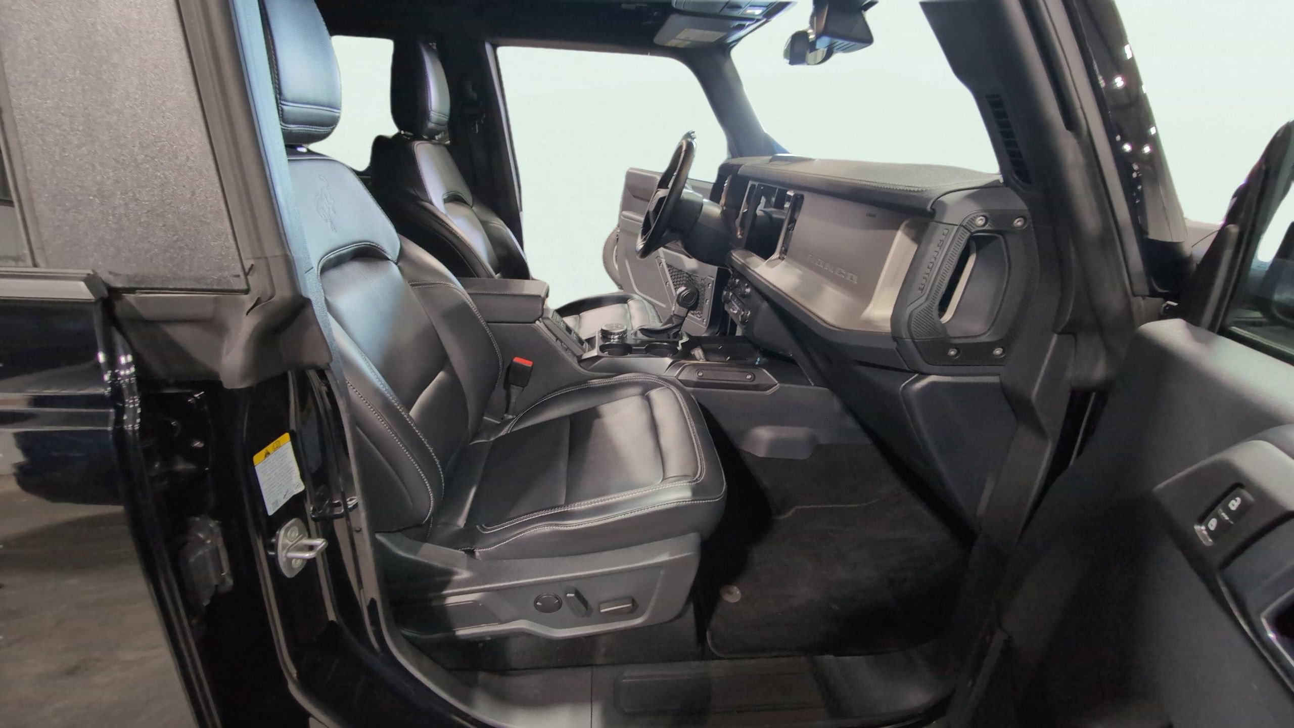 Certified 2025 Ford Bronco Outer Banks AWD/4WD image 17
