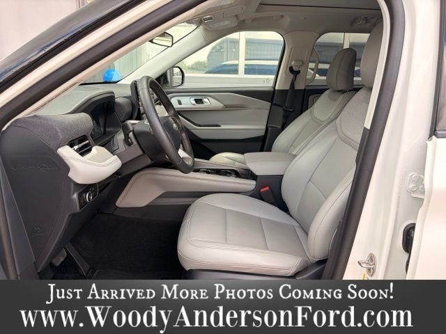 Certified 2025 Ford Explorer Active w/ Active Comfort Package AWD/4WD image 10