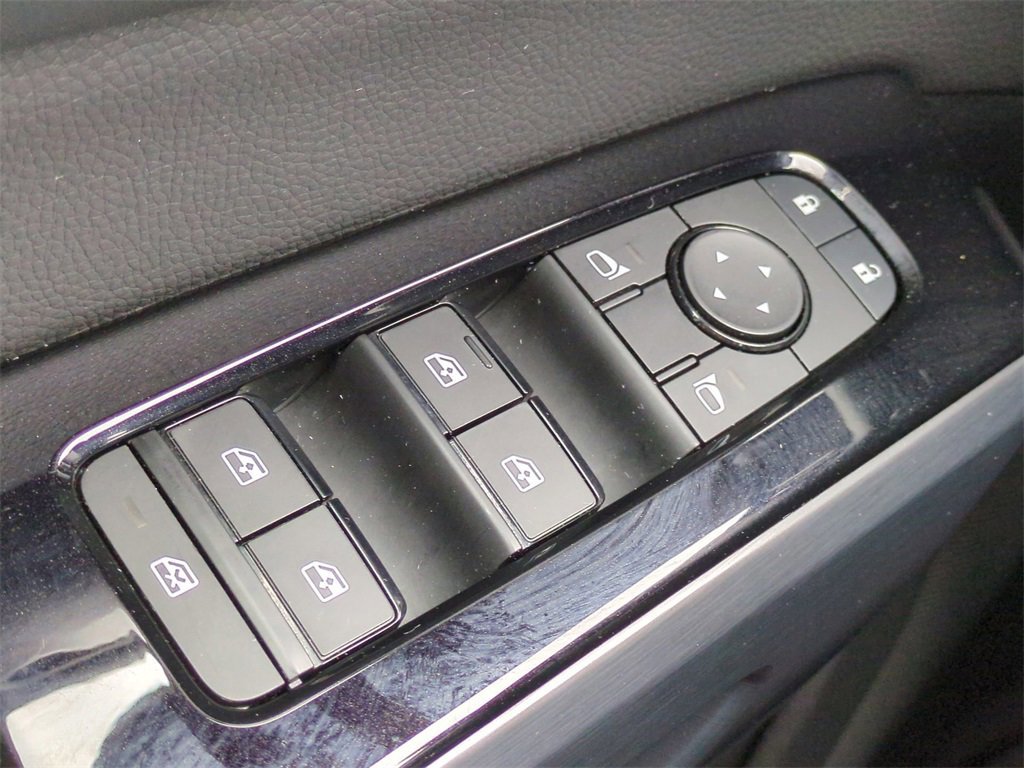 Used 2023 Nissan Pathfinder SL w/ Lighting Package (N92) image 24