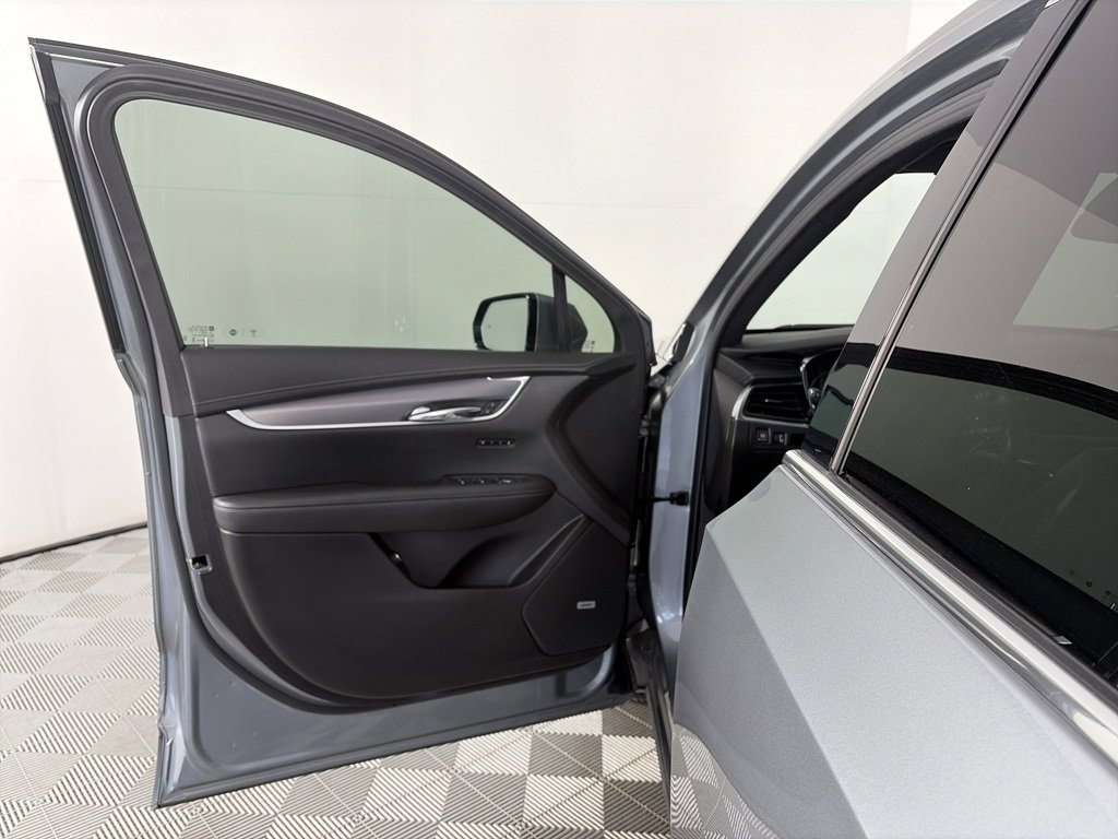 Used 2023 Cadillac XT6 Luxury image 10