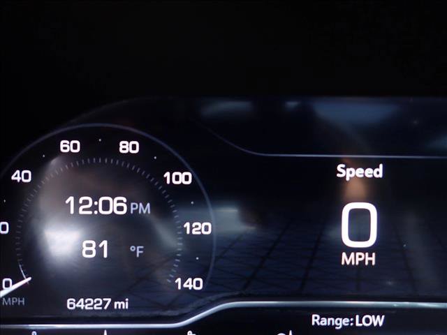 Used 2023 GMC Yukon XL SLT w/ SLT Luxury Package AWD/4WD image 29