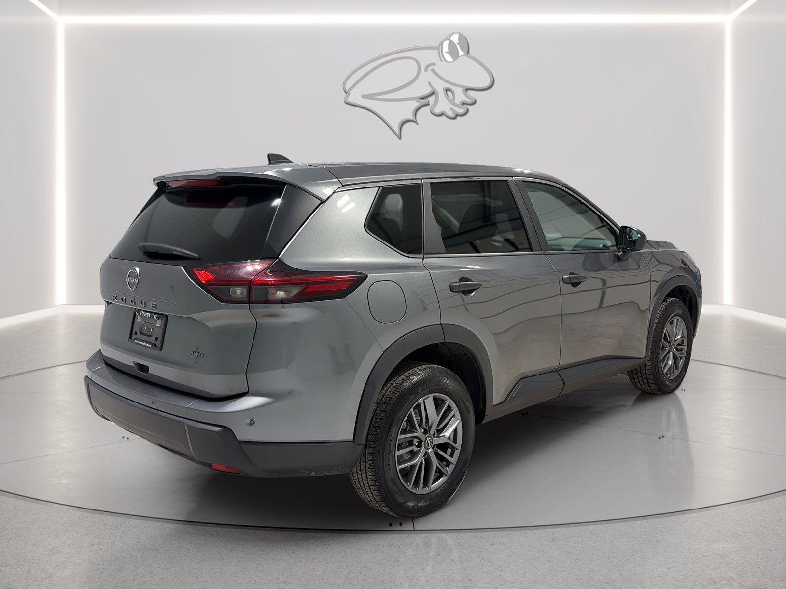 Used 2024 Nissan Rogue S AWD/4WD image 5