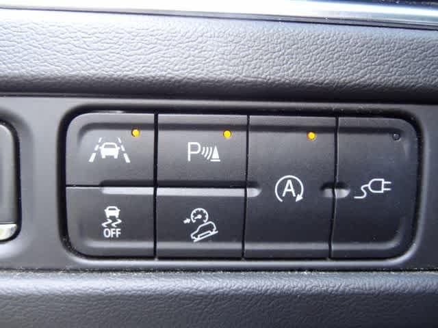 Used 2021 GMC Yukon AT4 w/ Technology Package AWD/4WD image 20