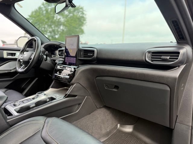 Certified 2023 Ford Explorer ST w/ Technology Package AWD/4WD image 17