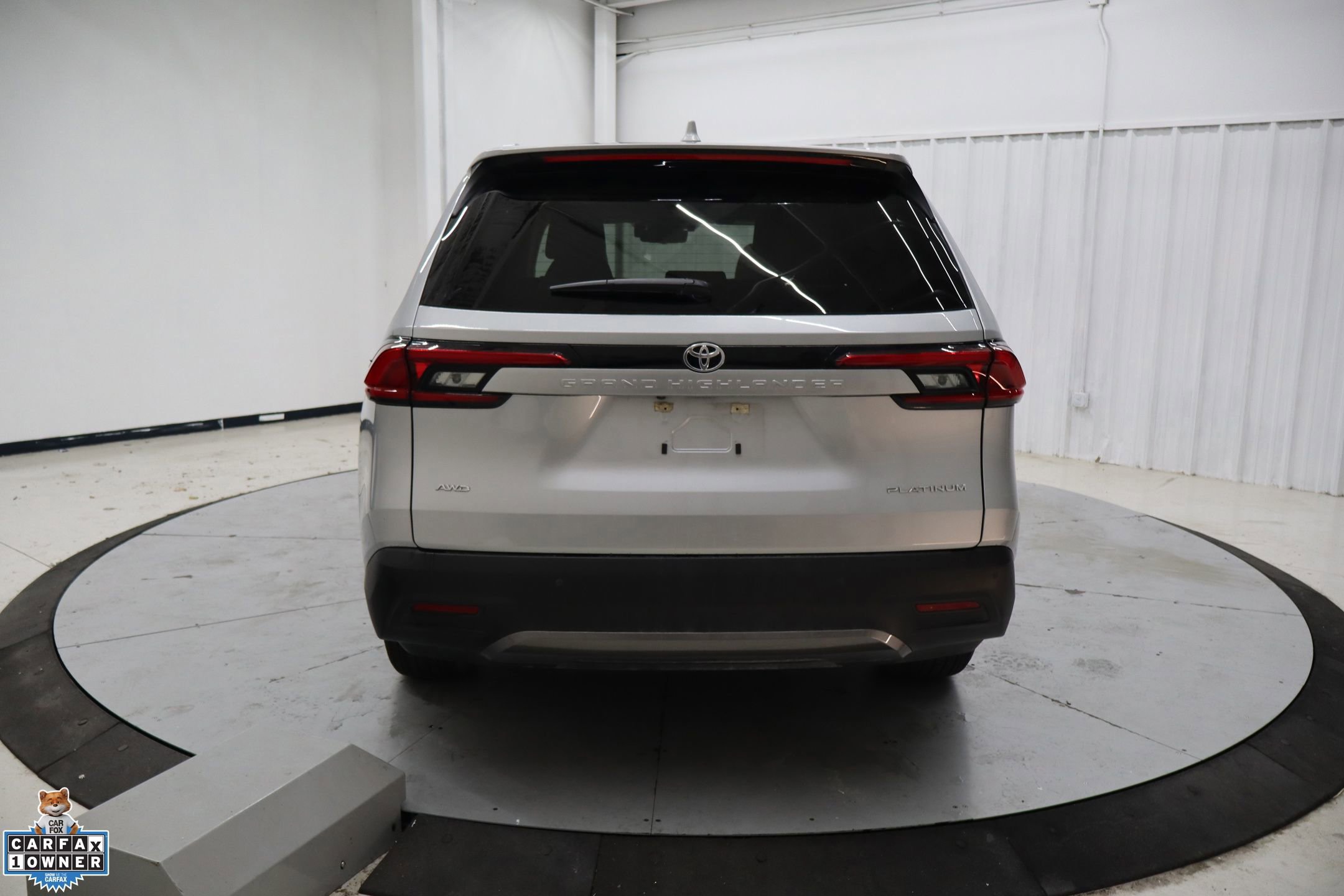 Used 2024 Toyota Grand Highlander Platinum image 4