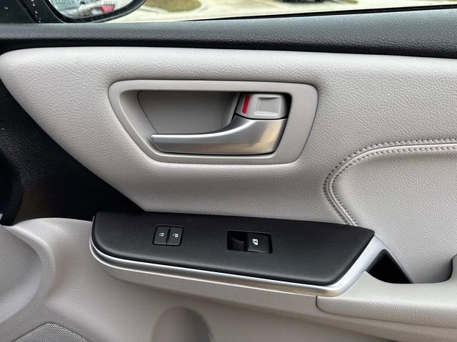 Used 2017 Toyota Camry Hybrid image 15