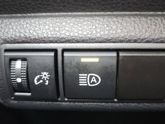 Used 2025 Toyota Corolla LE FWD image 25