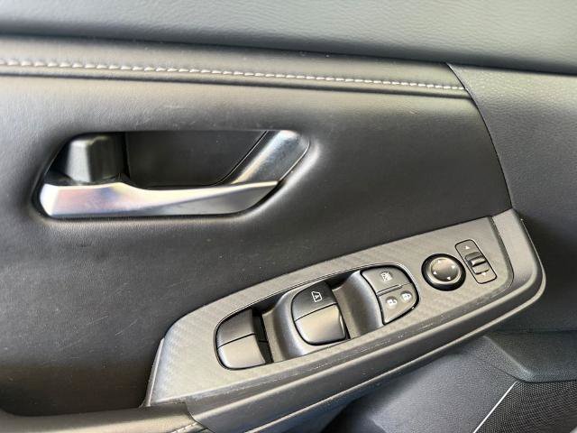 Used 2025 Nissan Sentra SV FWD image 18