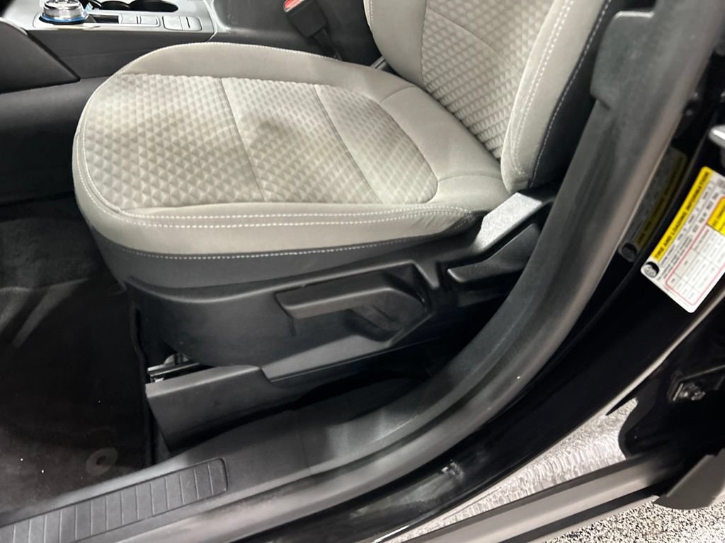 Certified 2021 Ford Escape SE w/ SE Sport Appearance Package FWD image 12