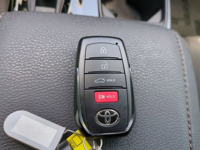 Used 2025 Toyota Camry XLE w/ Premium Plus Package FWD image 30