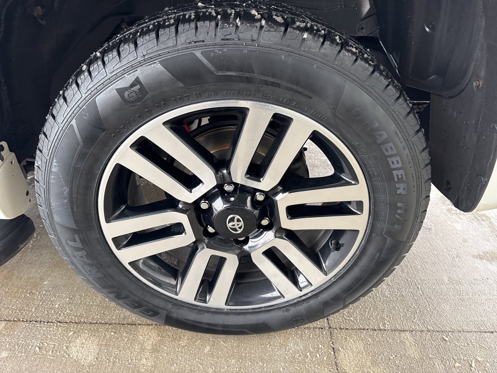 Used 2023 Toyota 4Runner Limited image 18