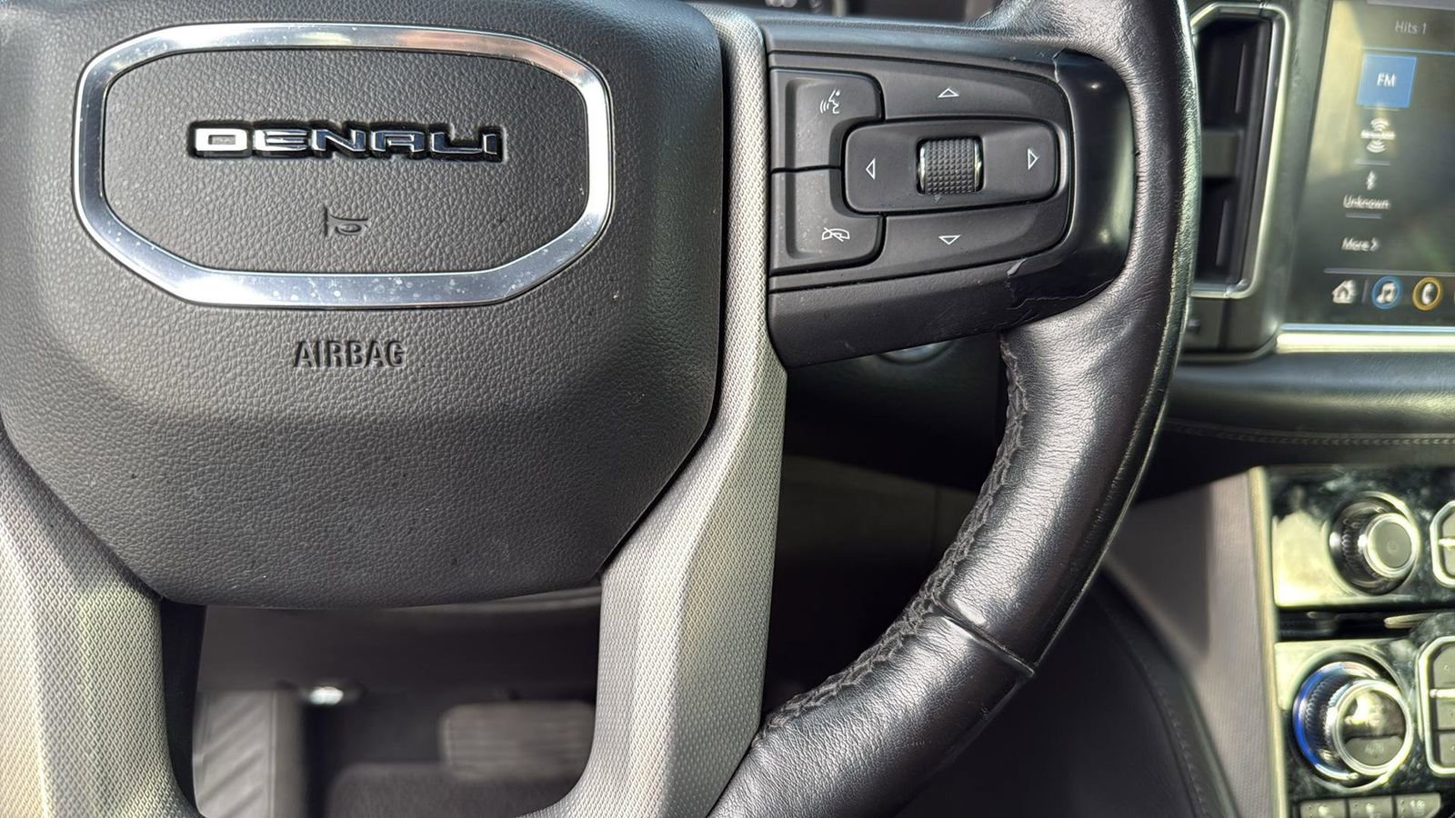 Used 2021 GMC Yukon XL Denali image 16