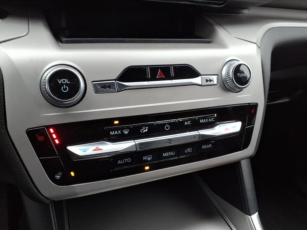 Certified 2024 Ford Explorer XLT w/ Equipment Group 202A image 23