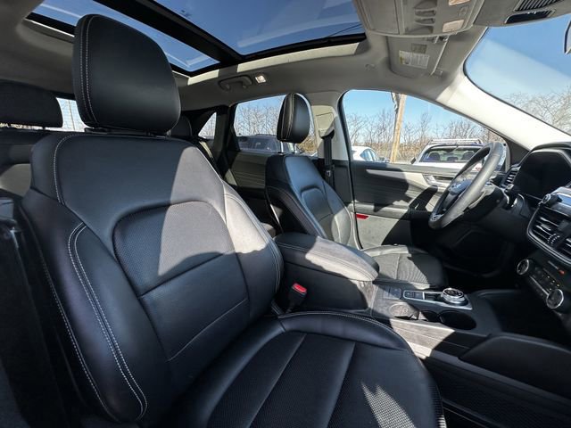 Certified 2022 Ford Escape SEL w/ Technology Package image 36