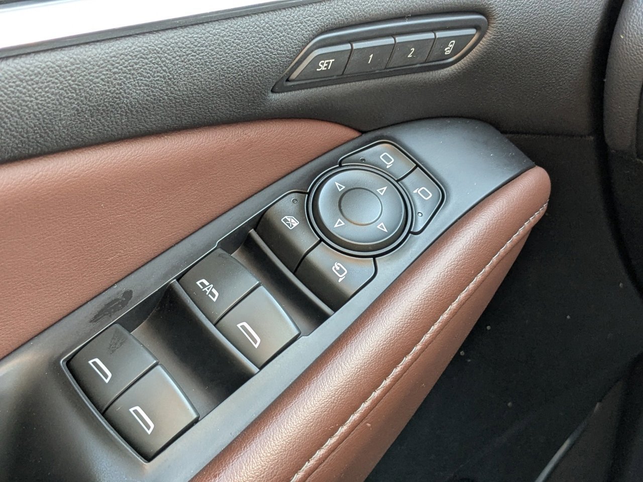 Used 2021 Buick Enclave Avenir w/ Avenir Technology Package image 32