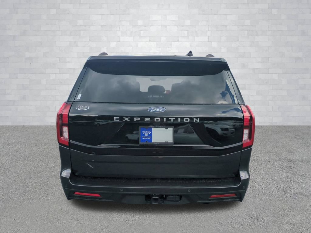 Certified 2025 Ford Expedition Active AWD/4WD image 6
