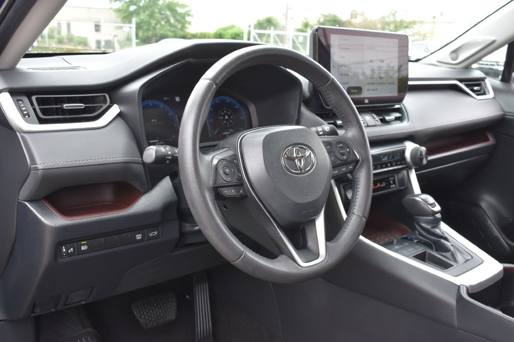Used 2023 Toyota RAV4 Limited FWD image 23