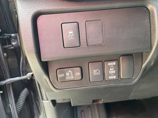 Used 2022 Toyota Tacoma TRD Off-Road w/ Technology Package AWD/4WD image 16