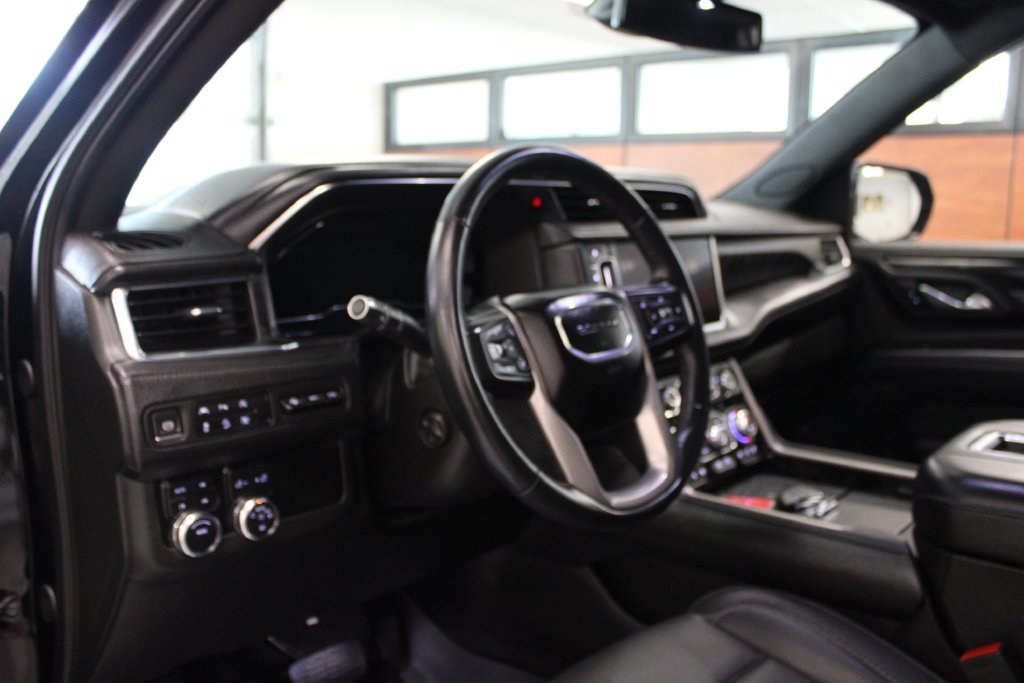 Used 2024 GMC Yukon Denali AWD/4WD image 15