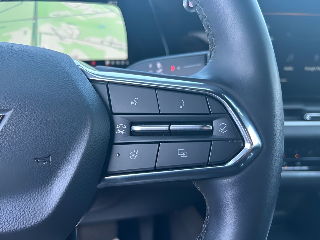 Used 2025 Chevrolet Equinox LT FWD image 18