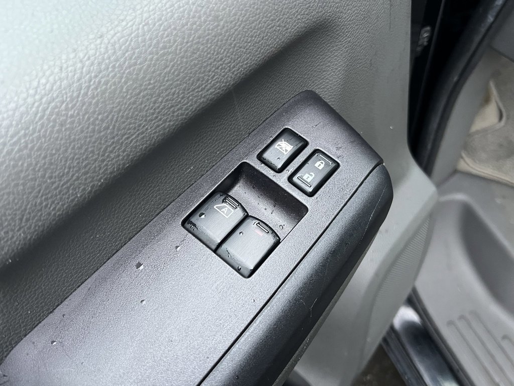 Used 2019 Nissan NV 3500 SL image 13