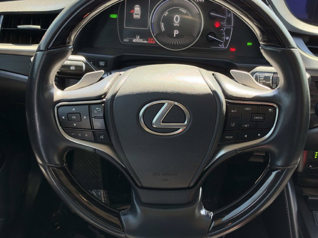 Used 2019 Lexus ES 300h w/ Premium Package FWD image 12