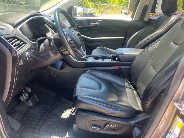 Certified 2019 Ford Edge Titanium w/ Equipment Group 301A FWD image 17