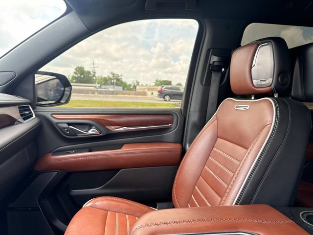 Used 2023 GMC Yukon XL Denali Ultimate AWD/4WD image 18