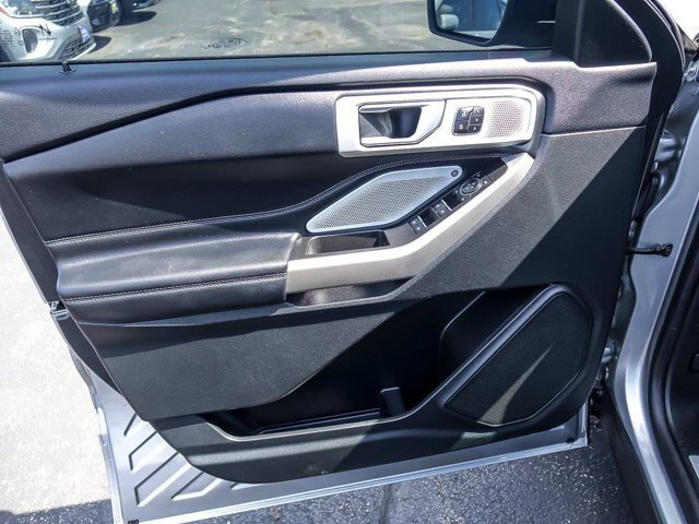 Certified 2023 Ford Explorer Limited w/ Limited Technology Package RWD image 23