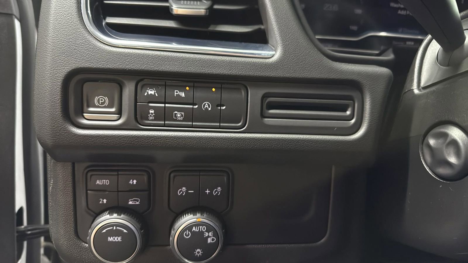 Used 2023 Chevrolet Tahoe RST w/ Luxury Package image 18