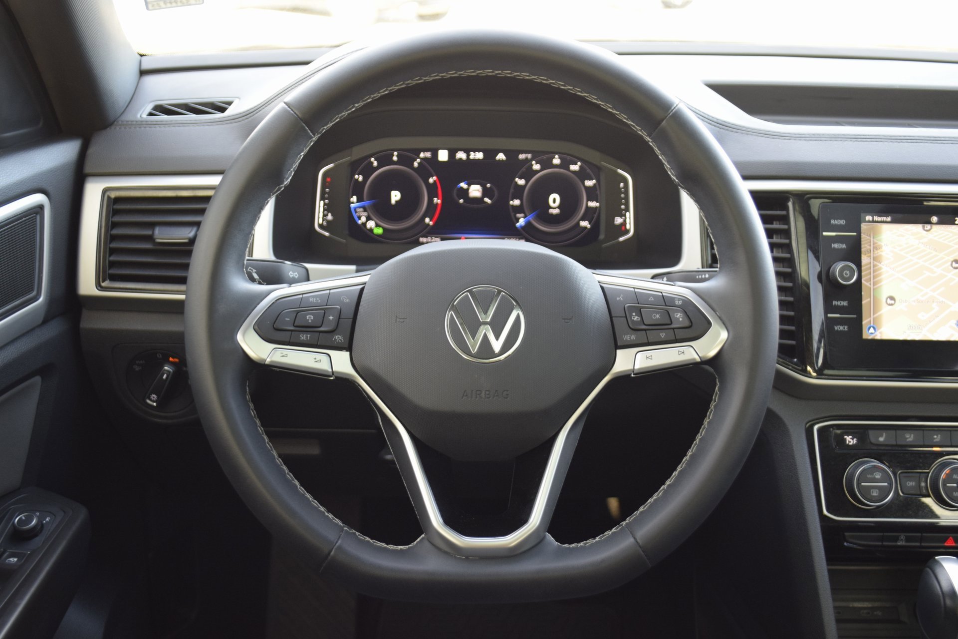 Used 2023 Volkswagen Atlas Cross Sport SEL image 12